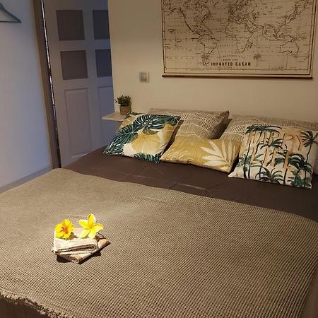 Studio Vaimiti Pour 2 Personnes Vue Mer Et Moorea 帕皮提 外观 照片