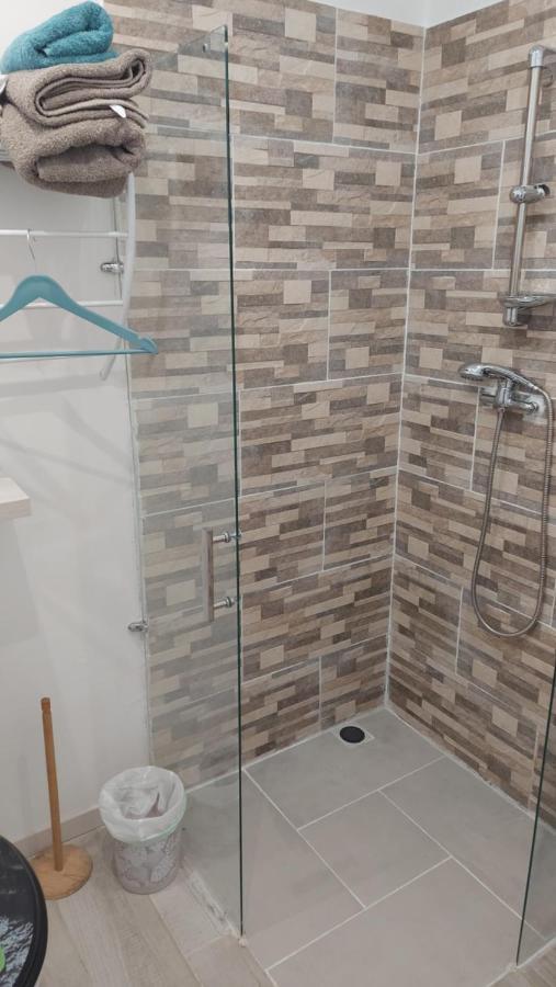 Studio Vaimiti Pour 2 Personnes Vue Mer Et Moorea 帕皮提 外观 照片